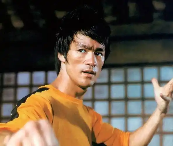 元华:拒绝天价片酬,为低价客串小角色,他的任性让多少演员蒙羞_成龙