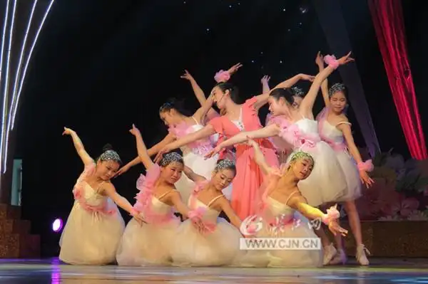 10人荣膺武汉市三八红旗手标兵