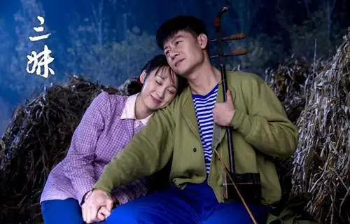 "三妹"练束梅在接受采访时说,"李健是一个心里面很干净的男演员,他对