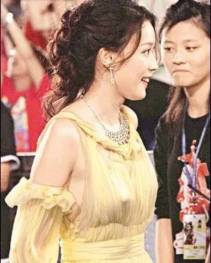 女星真空秀性感