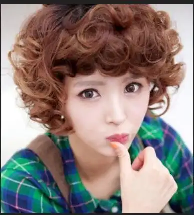 头顶显蓬松的短发烫发发型