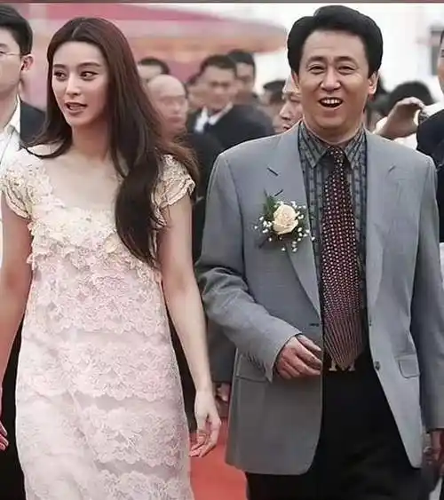 许家印"帝王享受"的后背,藏着他被抓的真相|国庆|成龙大哥|中国足球