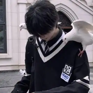 00后阳光帅气男生图片-男生头像 - 壁纸之家