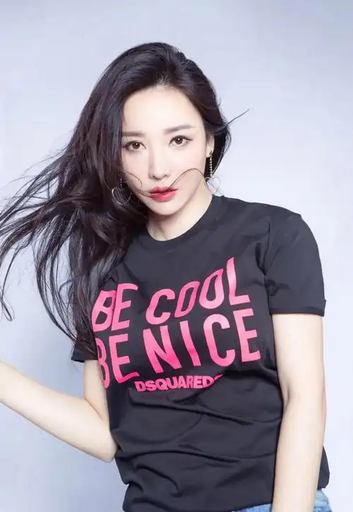 明星美图:性感美女柳岩壁纸写真 第26期