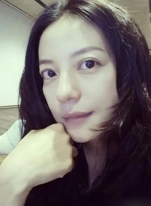 赵薇晒自拍,没有滤镜没有美颜磨皮,依然像20岁少女超美!