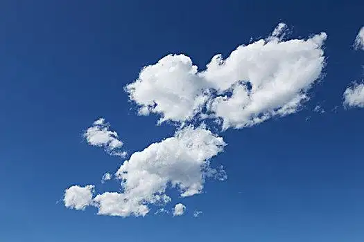 白色云朵图片素材_白色云朵图片素材大全_白色云朵素材大全