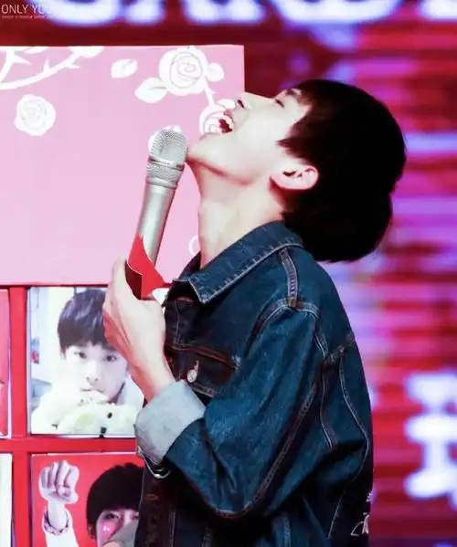 喉结杀大赛#品一品易烊千玺的名品锁骨 致命喉结!