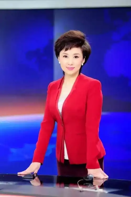 我是《今晚》制片人,主持人高原人们总是习惯性地将自己的成功归因于