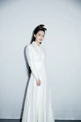听说读者倍喜欢李沁凹古装风,又飒又美