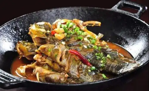 美食严选:蒜烧黄骨鱼,素炒草菇,干锅鸭四宝,胡萝卜炒圆白菜__财经头条