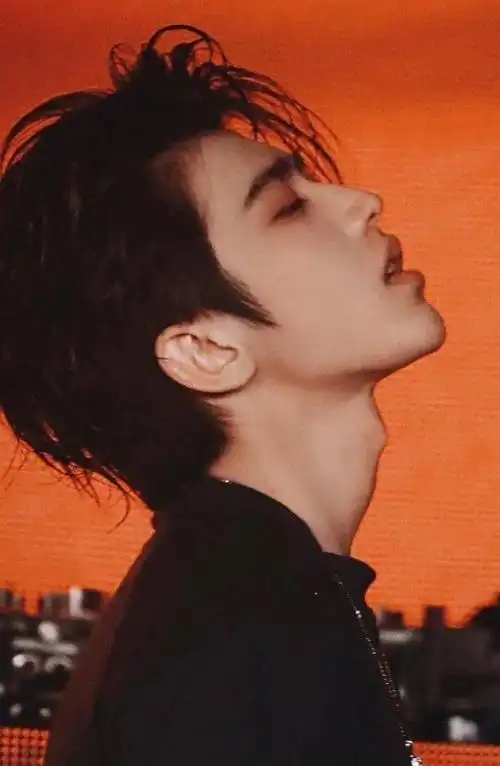 明星迷人喉结,这才是男人的致命武器|李敏镐|霍建华|蔡徐坤_网易订阅