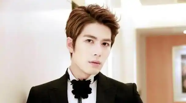 希望在陈学冬做出回应后,他能再次得到戏约,加入新的剧组演戏,挑战