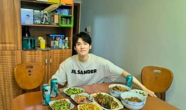 从龚俊到王勉王俊凯,没对比就没伤害,这才是飞行嘉宾的打开方式