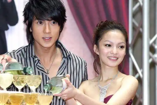 张韶涵临时换歌表白男友,回顾那些年我们期盼过的她的绯闻男友