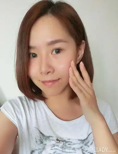 自然堂雪润皙白精华 肌肤白的均匀透亮