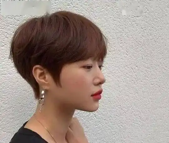 清爽有型的超短发发型推荐时尚干练又显气质