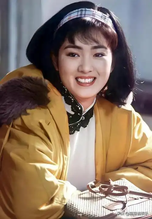 巩俐年轻时明艳动人,就这样的颜值还有人说不美_网易订阅