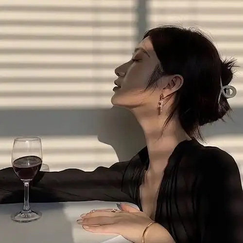 ins 简约 冷淡风 头像