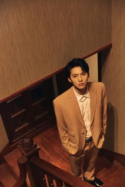 111邓超元00深秋温暖穿搭