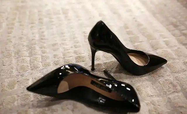 独女高跟鞋细跟款初次体验