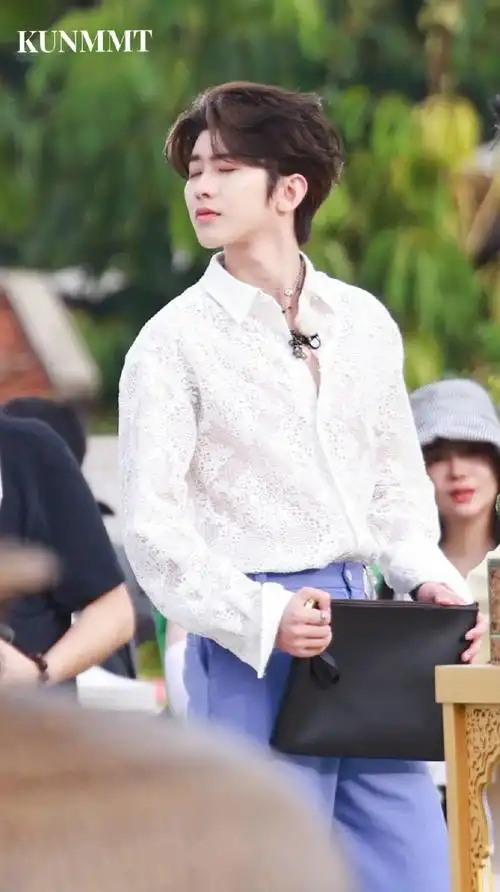 蔡徐坤曼谷录制跑男人气好高##奔跑吧泰国路透##奔跑吧蔡徐坤