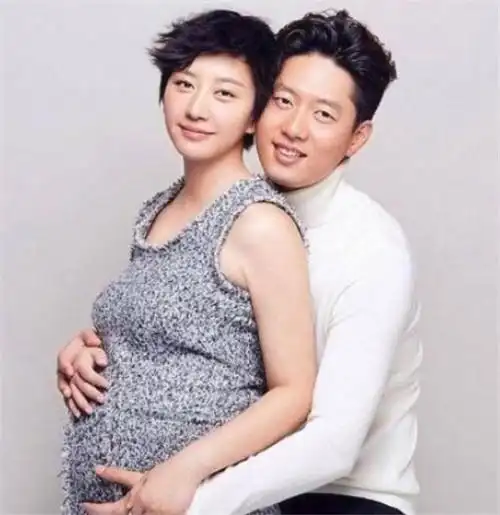 凌潇肃老婆撞脸朴灿烈什么梗 凌潇肃老婆长什么样子