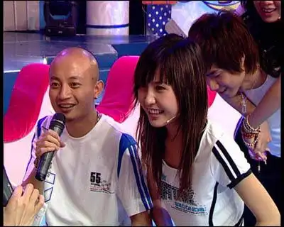 资料图片东南卫视为爱向前冲节目图5