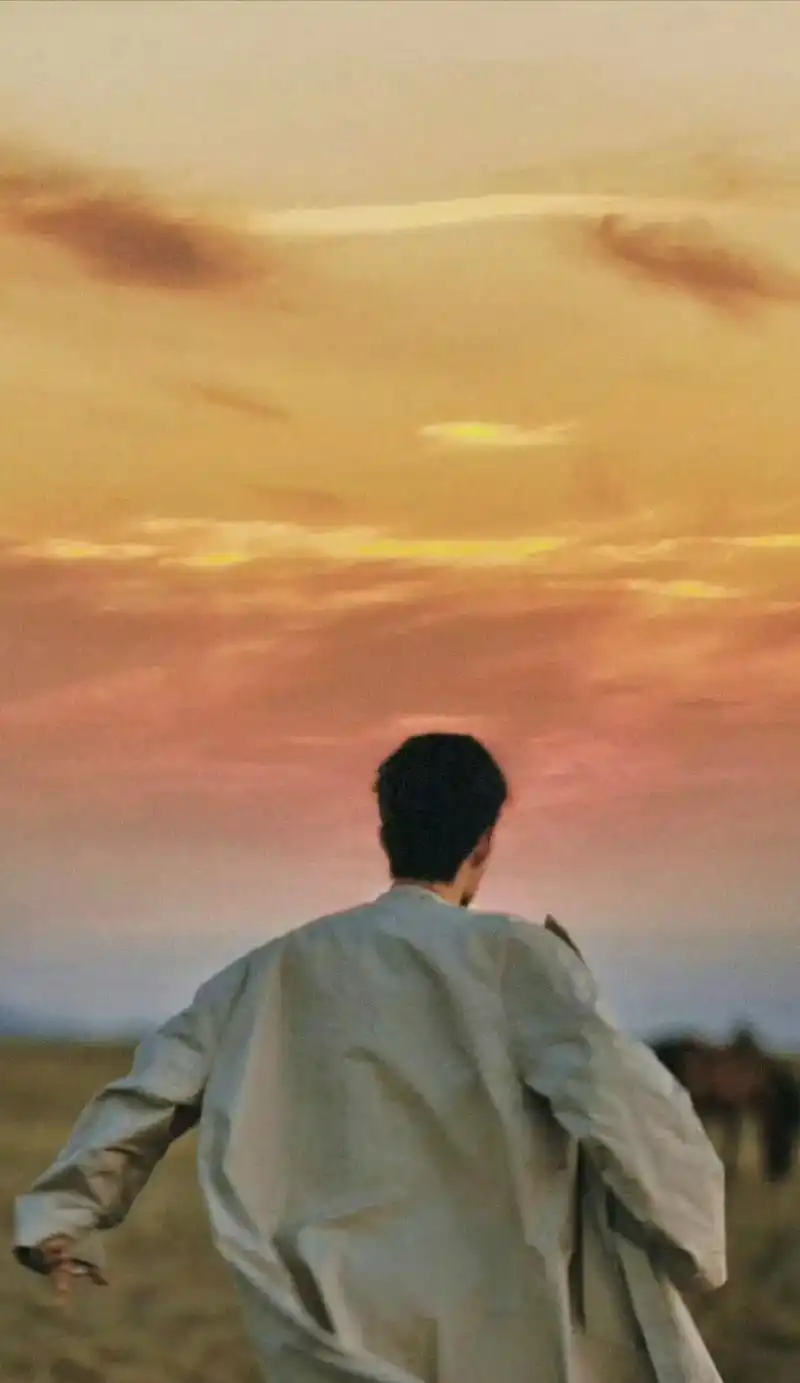 只是背影就足够心动无数次#氛围感 #肖战 #战战 - 抖音