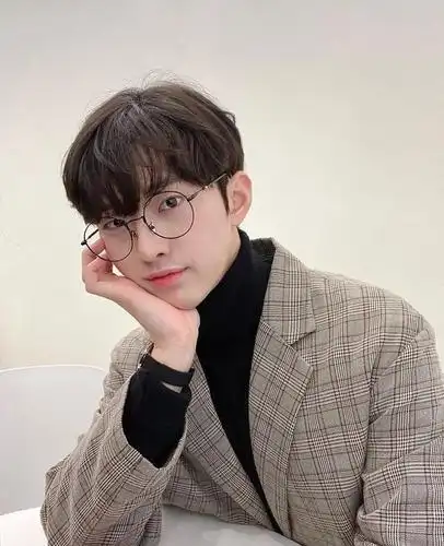 秋季到来男神们的发型,都会这样剪,小清新这样选才好看!