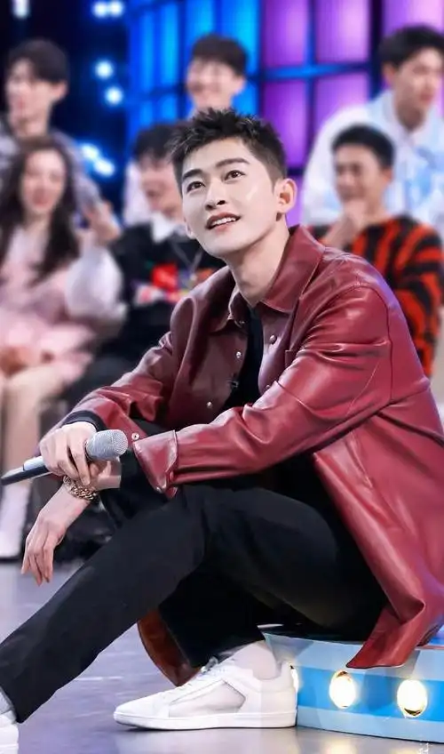 张翰被狗仔拍到恋情新动态,女方高文君参加过恋综,还是2020年亚洲选美