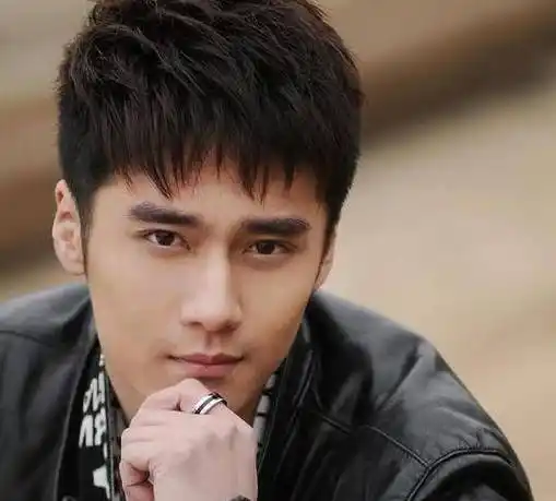 新四大美男张国荣落榜,蒋劲夫比胡歌彭于晏名次还高是认真的吗?