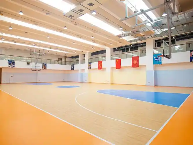 室内篮球场