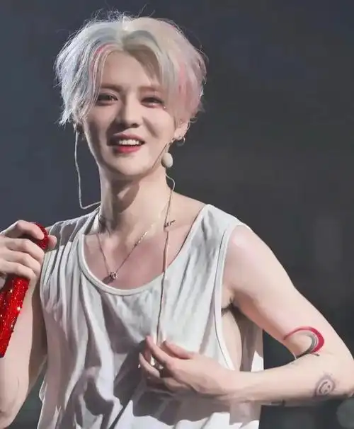 挑战发50名男明星神图鹿晗