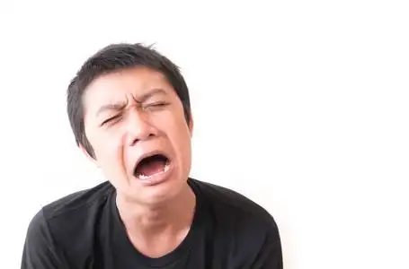 男人举行心图片