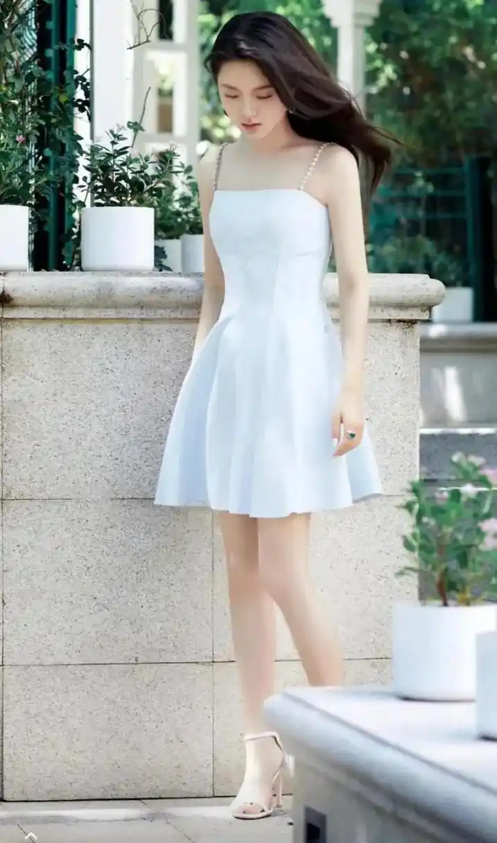 赵今麦 ～～人美,玉腿嫩足.你喜欢就点赞