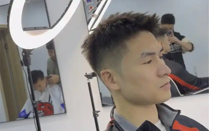 2024潮男必备发型-美式前刺