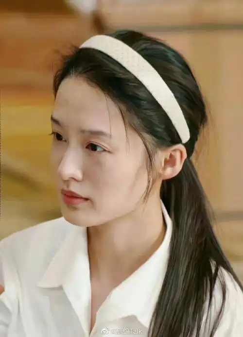 李沁的演技也得到认可,这部剧无论主演肖战还是配角都演技在线真正