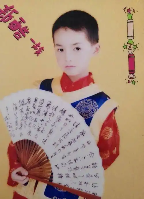 朱正廷童年照曝光 从小帅到大是一种怎样的体验