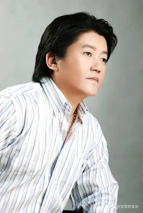 内蒙古音乐家协会会员.蒙古族著名歌手.简介著名歌手玛希79