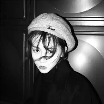 女生黑白伤感落寞头像大全2021算了这个词包含了多少失望