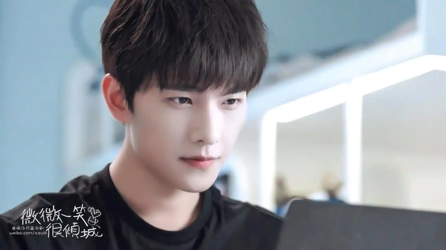 《微微一笑很倾城》杨洋唯美剧照图片桌面壁纸