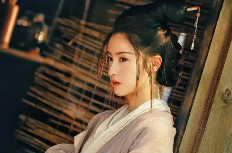 虽然影片还算马马虎虎,但是里面蔡文静饰演的姬如雪,确实令人眼前一亮