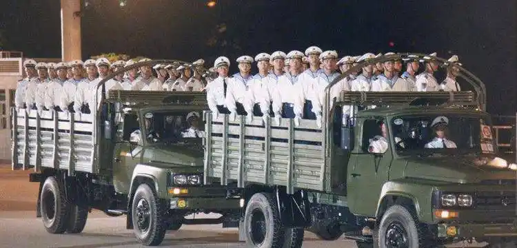 1997年,率500余军强势进驻香港的熊自仁少将,资历可没那么简单_招工