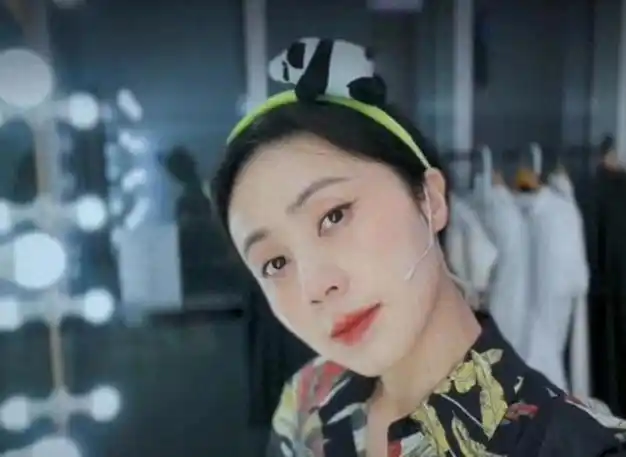 9岁多妹模样变化大,6岁小儿子长高不少|黄磊|素颜|孙莉(演员)_网易