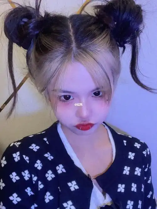 见了就说老了十岁苦苦等了我洗了四次头 才敢见人#挂耳染  #挂耳短发