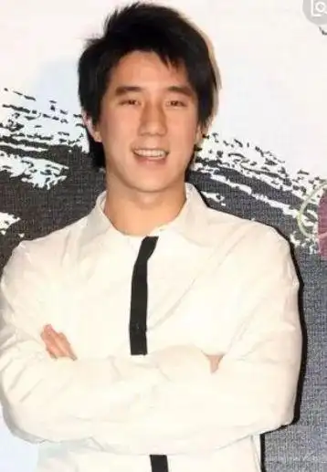 赵本山的儿子,郭德纲的儿子,成龙的儿子,没有对比就没有伤害