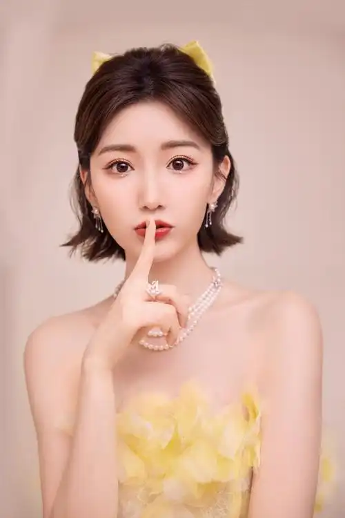 毛晓彤湖南卫视春晚造型花絮