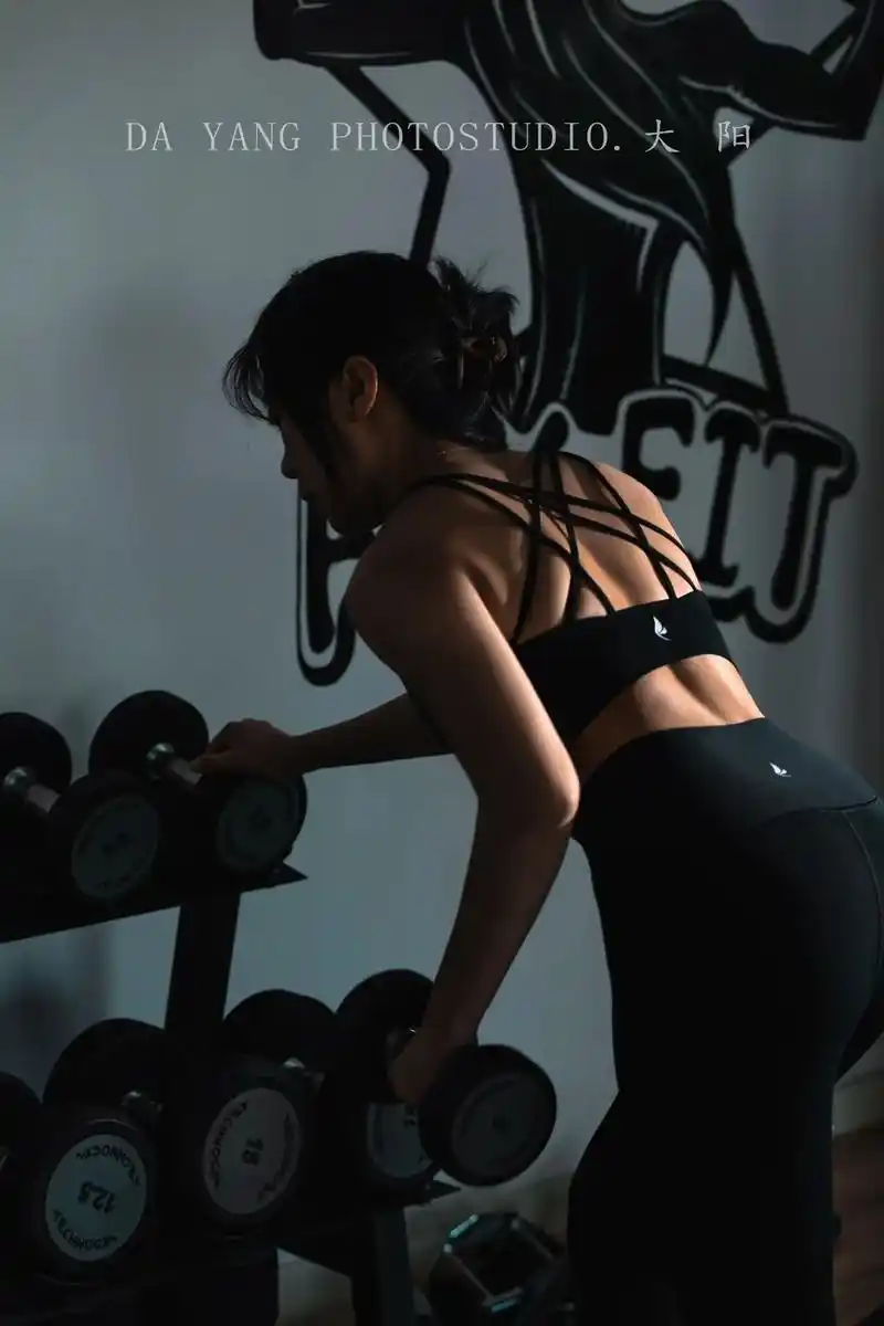 健身小姐姐.喜欢图几  评论区里见一见  #原创 #健身 # - 抖音