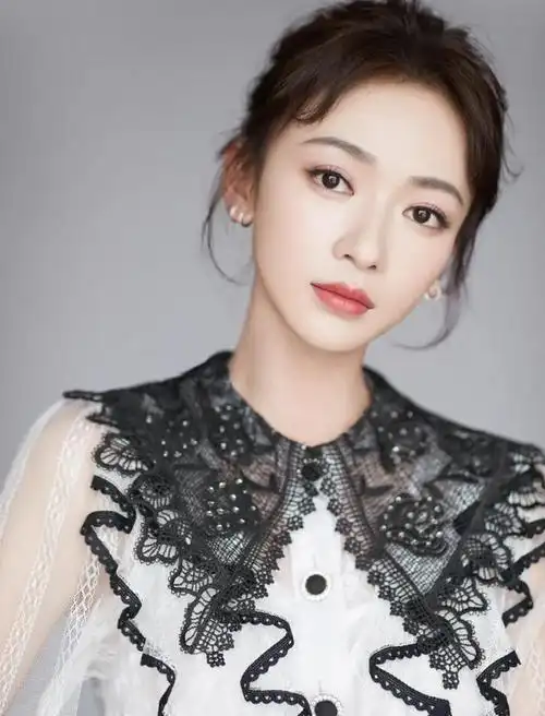 《正青春》吴谨言再演爽文,魏璎珞变身职场菜鸟升级打怪