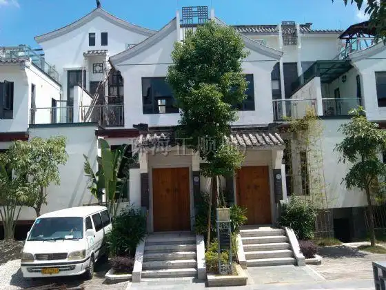 东方墅三期毛坯 联排别墅 自带地下泳池设计